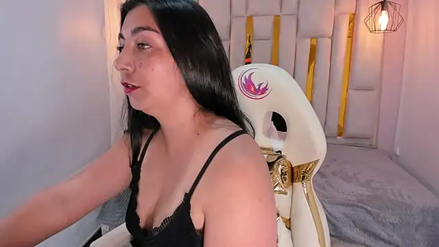 Snapshot of Karla_hernandez_ chatting on 02.06.25 Karla hernandez online show from 02.06.25