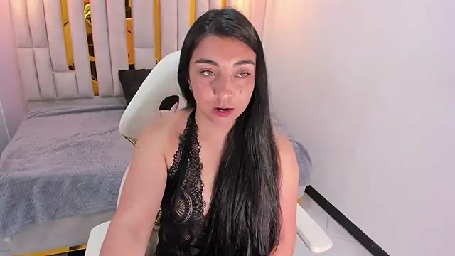 Snapshot of Karla_hernandez_ chatting on 02.07.25 Karla hernandez online show from 02.07.25