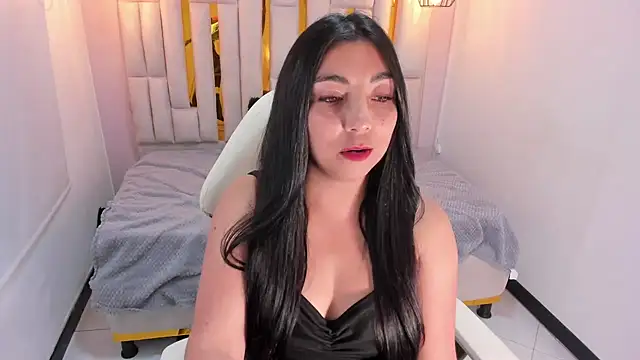 Snapshot of Karla_hernandez_ chatting on 02.13.25 Karla hernandez online show from 02.13.25