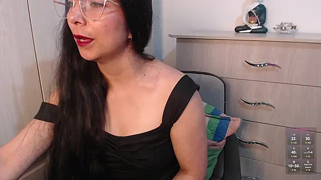 Snapshot of Karla_hernandez_ chatting on 12.16.25 Karla hernandez online show from 12.16.25