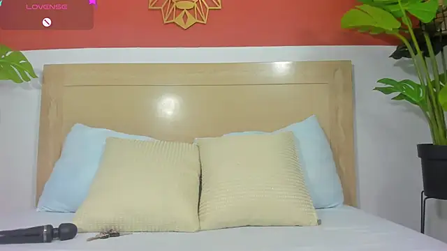 lili cardenas  online show from 04.01.26