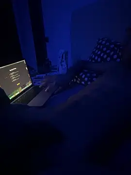 Snapshot of LukonPorn chatting on 02.17.25 LukonPorn online show from 02.17.25