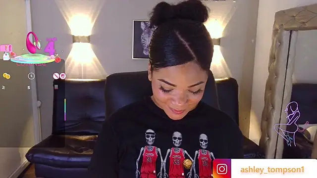 ashley Tompson1 online show from 03.13.25