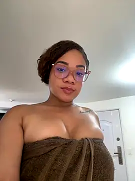 ashley Tompson1 online show from 10.04.25