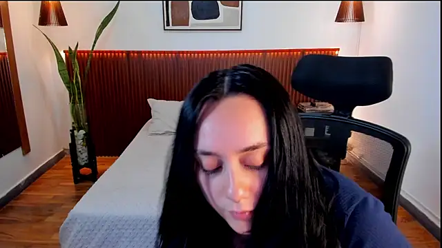 KatherineBond online show from 09.17.25