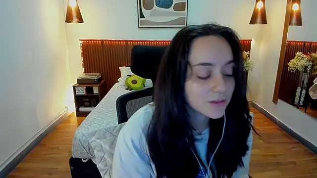 Snapshot of KatherineBond chatting on 05.26.26 KatherineBond online show from 05.26.26