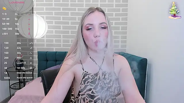 Snapshot of EvaMoran chatting on 06.04.26 EvaMoran online show from 06.04.26