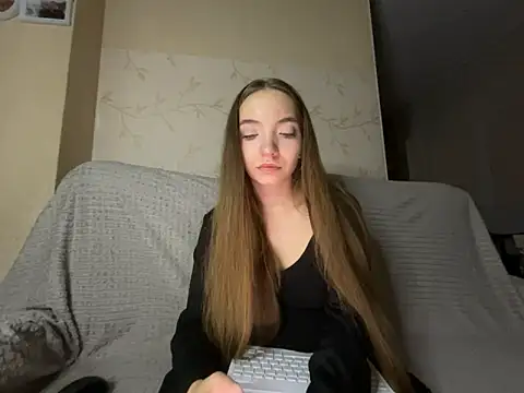 Snapshot of BarbaraFantasy chatting on 01.25.25 BarbaraFantasy online show from 01.25.25