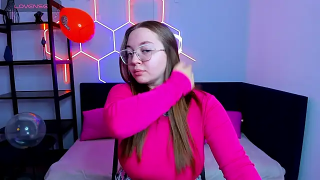 Emma adorablle online show from 09.28.25