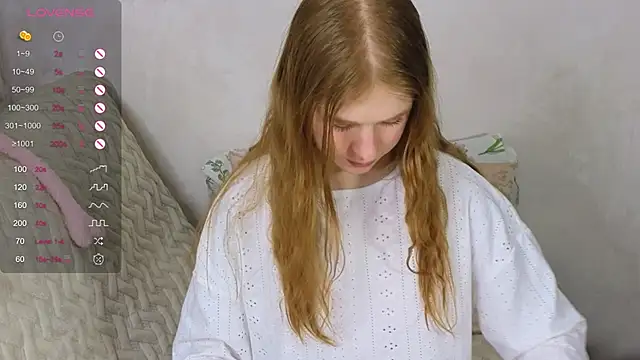 TrissMerigold9 online show from 02.14.25