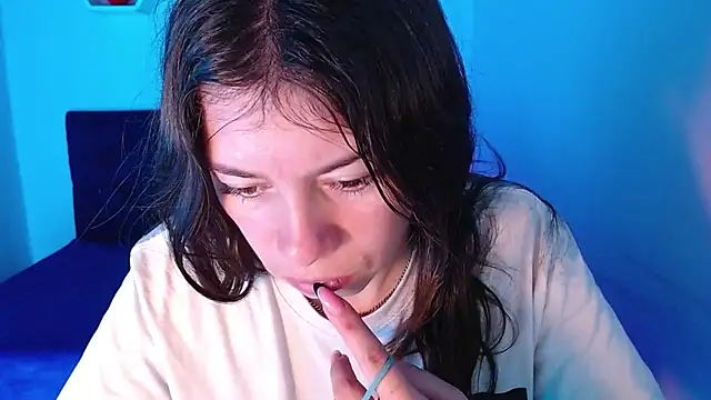 AnnaliOlsenX online show from 01.03.25