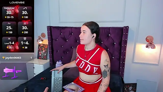 Snapshot of Danee_19_ chatting on 01.04.25 Danee 19 online show from 01.04.25