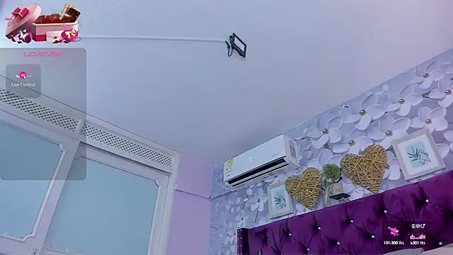 Snapshot of Danee_19_ chatting on 02.15.25 Danee 19 online show from 02.15.25