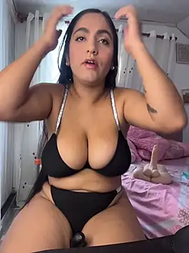 Snapshot of JazminTaylor chatting on 11.30.25 JazminTaylor online show from 11.30.25