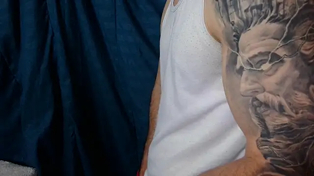 Snapshot of Kenner_fox77 chatting on 12.24.24 Kenner fox77 online show from 12.24.24