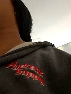 Adelehottman online show from 10.15.25