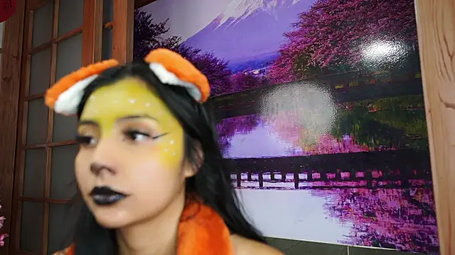 miss lizith online show from 10.27.25