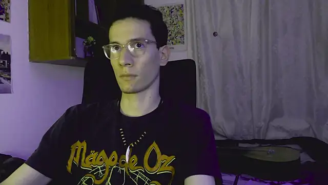 Snapshot of stikmanman chatting on 11.13.25 stikmanman online show from 11.13.25