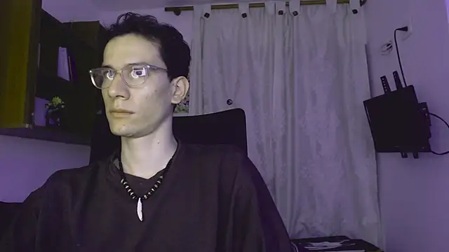 Snapshot of stikmanman chatting on 11.14.25 stikmanman online show from 11.14.25