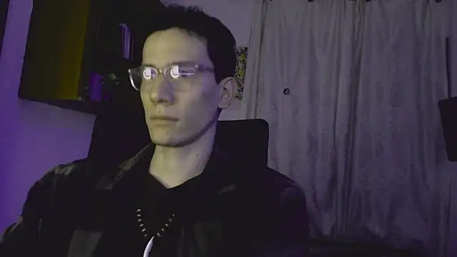 Snapshot of stikmanman chatting on 11.15.25 stikmanman online show from 11.15.25