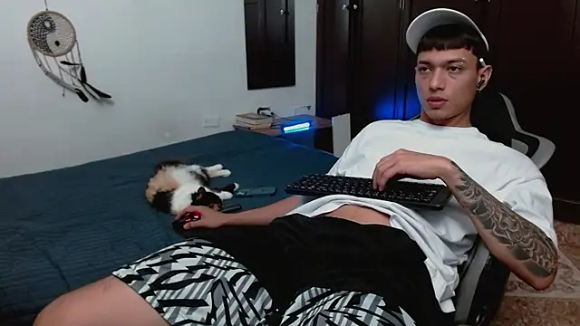 aaron blug online show from 12.20.25