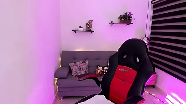 Melanny lopez18 online show from 12.19.24