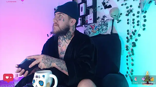 Snapshot of Ash_gusbig chatting on 12.18.24 Ash gusbig online show from 12.18.24