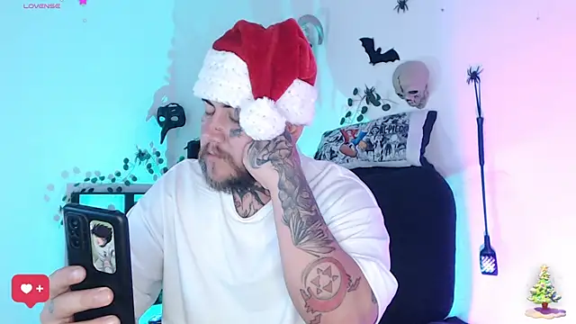 Snapshot of Ash_gusbig chatting on 12.24.24 Ash gusbig online show from 12.24.24