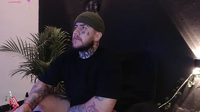 Snapshot of Ash_gusbig chatting on 02.23.25 Ash gusbig online show from 02.23.25