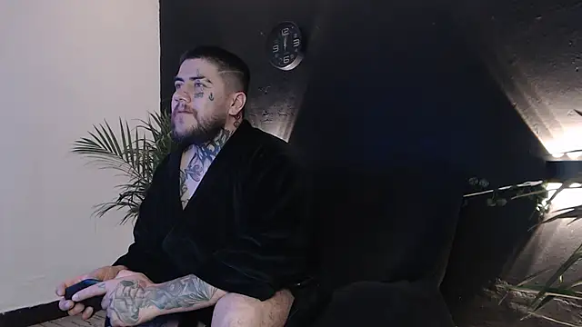 Snapshot of Ash_gusbig chatting on 03.04.25 Ash gusbig online show from 03.04.25