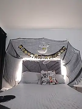 brittanypalmer2023 online show from 11.01.25