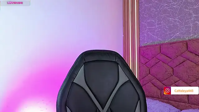 cattaleya    online show from 03.14.25