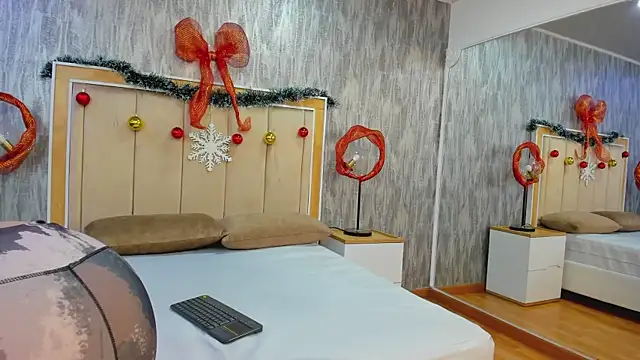 AshleeyPrincess online show from 12.22.25