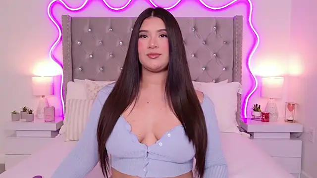 Snapshot of JuliaSUMMERS2022 chatting on 02.21.26 JuliaSUMMERS2022 online show from 02.21.26