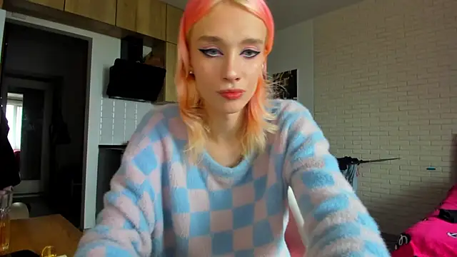 Snapshot of _Alice_Kitty chatting on 06.18.26 Alice Kitty online show from 06.18.26