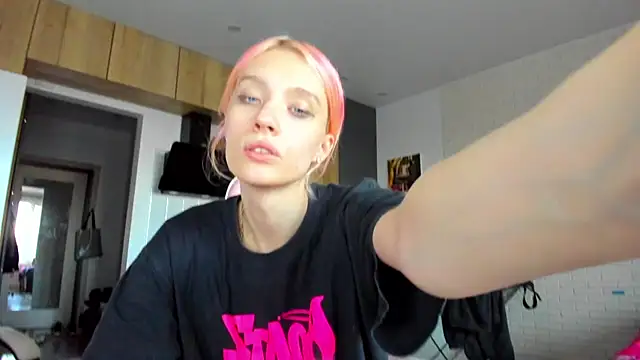 Snapshot of _Alice_Kitty chatting on 06.26.26 Alice Kitty online show from 06.26.26