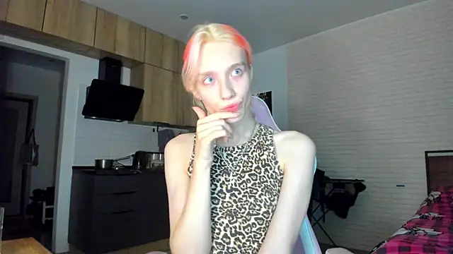 Snapshot of _Alice_Kitty chatting on 07.15.26 Alice Kitty online show from 07.15.26
