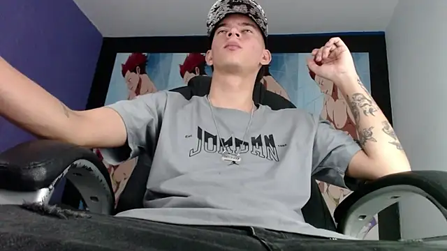 Snapshot of FrannBoy chatting on 01.03.25 FrannBoy online show from 01.03.25