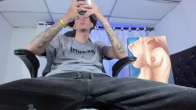 Snapshot of FrannBoy chatting on 03.11.25 FrannBoy online show from 03.11.25