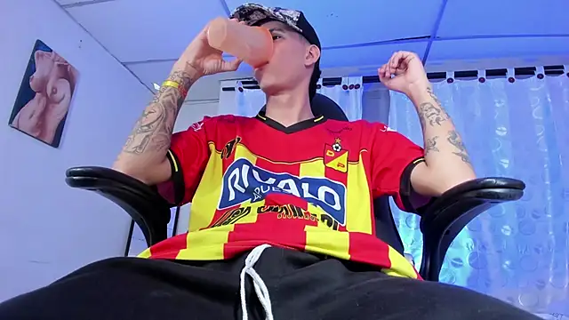 Snapshot of FrannBoy chatting on 03.14.25 FrannBoy online show from 03.14.25