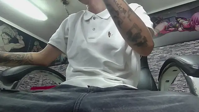 Snapshot of FrannBoy chatting on 03.19.25 FrannBoy online show from 03.19.25