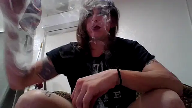 Snapshot of Turning2Jade chatting on 10.25.25 Turning2Jade online show from 10.25.25