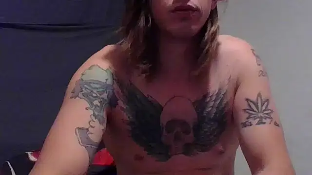 Snapshot of Turning2Jade chatting on 11.01.25 Turning2Jade online show from 11.01.25