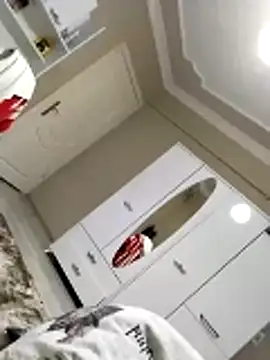 Snapshot of milf_hunter_35 chatting on 04.16.26 milf hunter 35 online show from 04.16.26