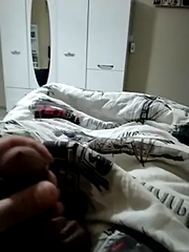 Snapshot of milf_hunter_35 chatting on 04.16.26 milf hunter 35 online show from 04.16.26