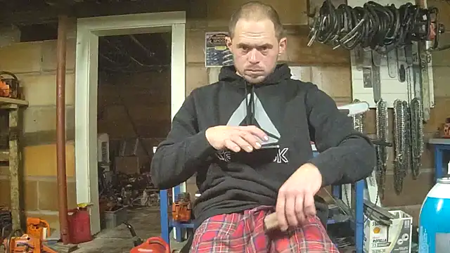 Snapshot of Bigoleslong98765 chatting on 12.20.25 Bigoleslong98765 online show from 12.20.25