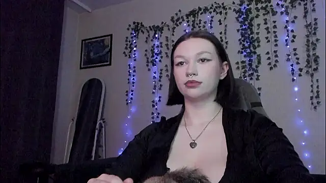 Snapshot of Emmy_m00n chatting on 12.02.24 Emmy m00n online show from 12.02.24