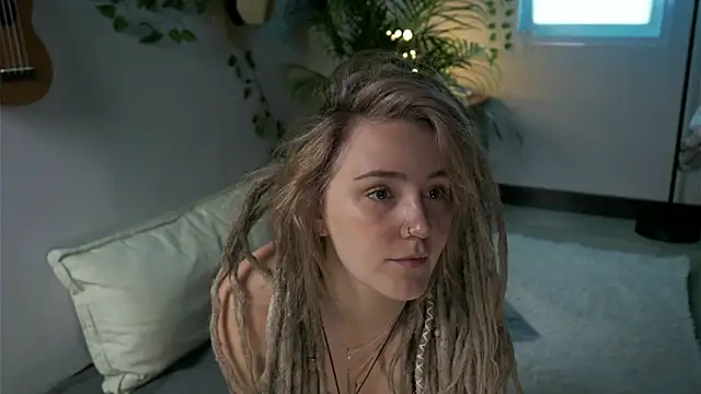 Snapshot of Winnie_sweet chatting on 12.17.24 Winnie sweet online show from 12.17.24