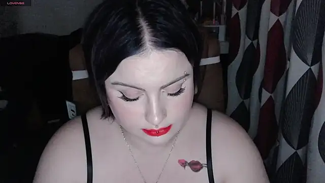 Snapshot of submissiveslut1996 chatting on 01.29.25 submissiveslut1996 online show from 01.29.25