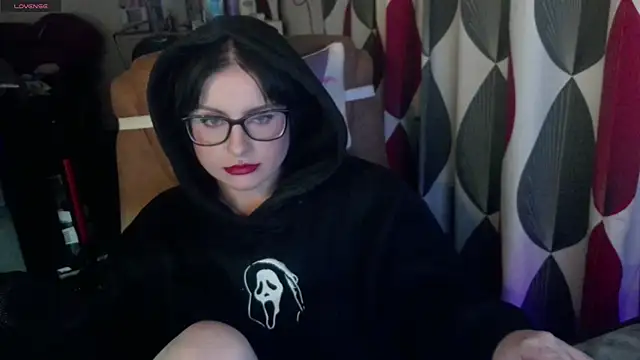 Snapshot of submissiveslut1996 chatting on 09.19.25 submissiveslut1996 online show from 09.19.25